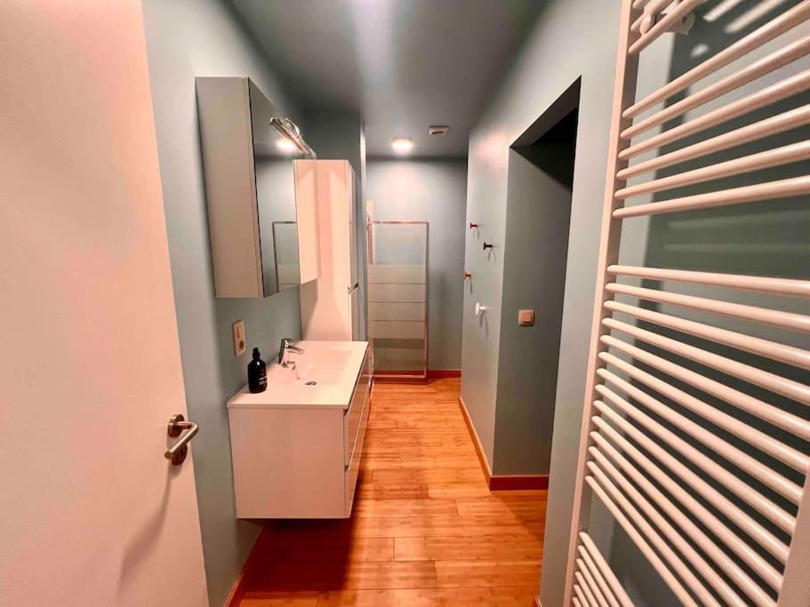 Le Retro Chic - Grand Duplex Pour 6 Dans Le Centre Liège Exterior foto